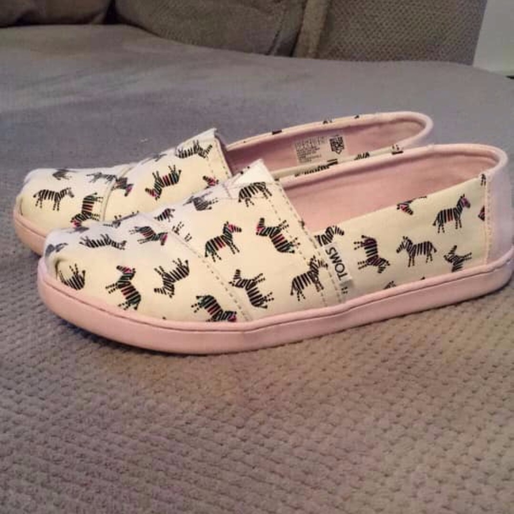 Tom's Rainbow Zebra Classics Youth Size 5